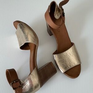 Bueno Gold Brown Leather Sandal Heels